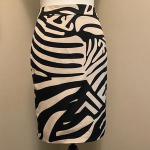 H&M Silk Lined Pencil Skirt Zebra Print Black and Off White Size 6 Pre Loved
